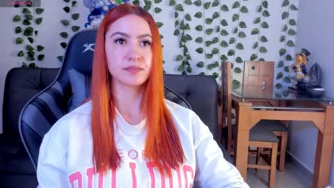 Snapshot of amypond__ chatting on December 14, 2024, 6:09 pm Amy online show from December 14, 2024, 6:09 pm