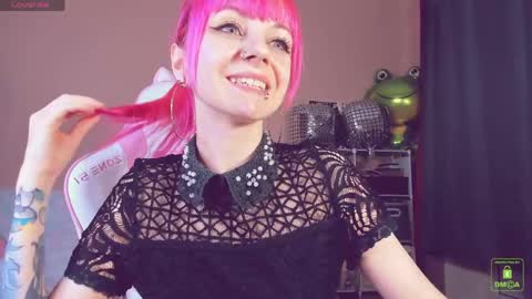 Snapshot of amyrose69 chatting on April 14, 2026, 6:25 pm Amy Rose online show from April 14, 2026, 6:25 pm