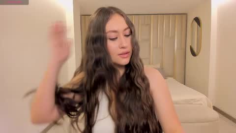 AMY R  online show from May 16, 2026, 2:19 am