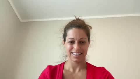 Amy Smilez online show from May 13, 2026, 1:52 pm