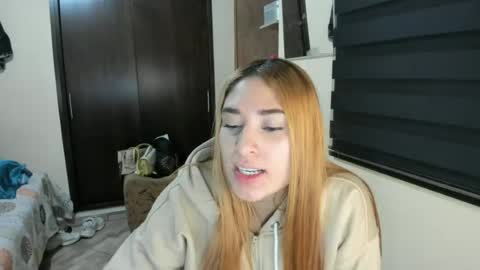 Snapshot of amywalker01 chatting on June 19, 2026, 8:01 pm amy online show from June 19, 2026, 8:01 pm