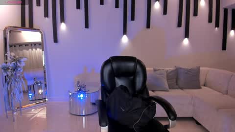 AMY WALKER online show from December 28, 2024, 10:14 am