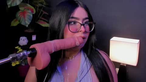 amywhitte_ online show from May 8, 2026, 3:23 am