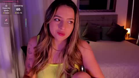 Snapshot of amywoods chatting on October 25, 2025, 2:02 pm online show from October 25, 2025, 2:02 pm