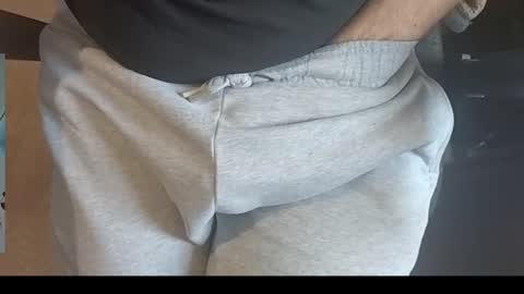 Snapshot of an4y8ot chatting on October 1, 2025, 1:50 pm A online show from October 1, 2025, 1:50 pm