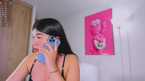 Snapshot of ana__f chatting on October 6, 2025, 7:33 pm Ana online show from October 6, 2025, 7:33 pm