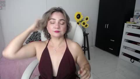 Snapshot of ana_hotmilf chatting on February 19, 2025, 11:25 pm Ana online show from February 19, 2025, 11:25 pm