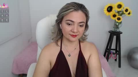 Snapshot of ana_hotmilf chatting on September 18, 2025, 11:51 pm Ana online show from September 18, 2025, 11:51 pm