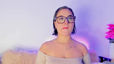 Snapshot of ana_levi chatting on February 12, 2026, 9:37 am Ana online show from February 12, 2026, 9:37 am