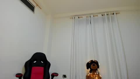 Snapshot of ana_maria__25 chatting on April 30, 2026, 1:34 am Ana online show from April 30, 2026, 1:34 am