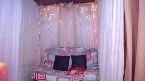 Ana online show from September 15, 2025, 11:38 pm