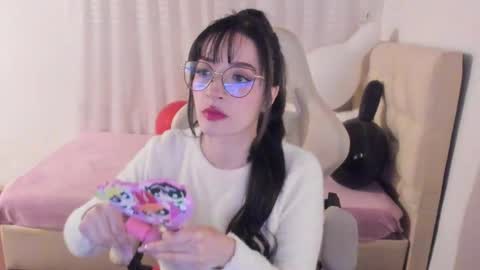 Snapshot of ana_ruuh chatting on October 17, 2025, 9:28 pm Im anna but you can call me as you want online show from October 17, 2025, 9:28 pm