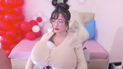 Snapshot of ana_ruuh chatting on February 16, 2026, 10:50 pm Im anna but you can call me as you want online show from February 16, 2026, 10:50 pm