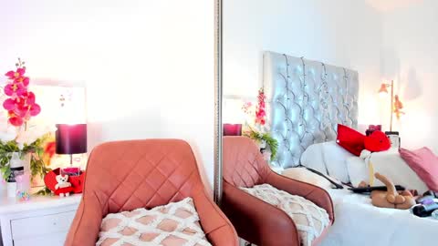 anaa_bellaa online show from December 2, 2024, 6:32 pm