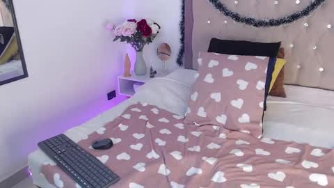 Snapshot of anaa_moon chatting on December 24, 2024, 5:05 am Ana Moon online show from December 24, 2024, 5:05 am