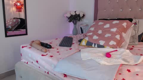 Snapshot of anaa_moon chatting on February 26, 2025, 8:37 am Ana Moon online show from February 26, 2025, 8:37 am