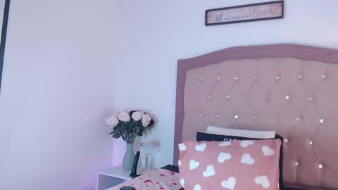 Snapshot of anaa_moon chatting on February 28, 2025, 9:04 am Ana Moon online show from February 28, 2025, 9:04 am