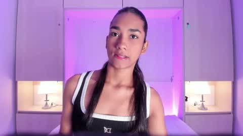 anaacollins_ online show from March 11, 2026, 11:38 am