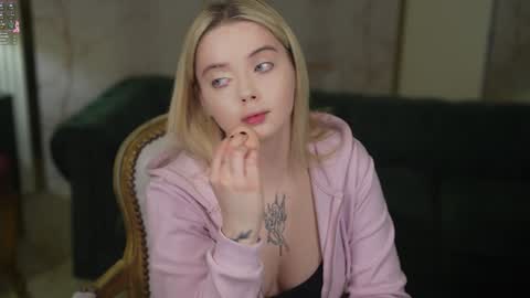 Snapshot of anabel054 chatting on March 7, 2025, 12:15 am Anabel Kira Zlata Kira Elice Lana Dominika Sofy Kaila Bridget online show from March 7, 2025, 12:15 am
