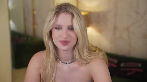 Sweet girls online show from December 4, 2025, 9:01 pm