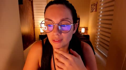 Snapshot of anabel_25 chatting on October 24, 2025, 7:43 pm Anabel online show from October 24, 2025, 7:43 pm