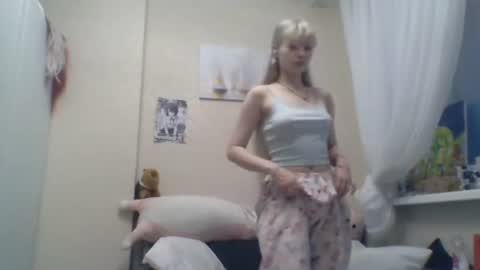 Snapshot of anabelbrando chatting on July 20, 2026, 4:42 pm Malvina online show from July 20, 2026, 4:42 pm
