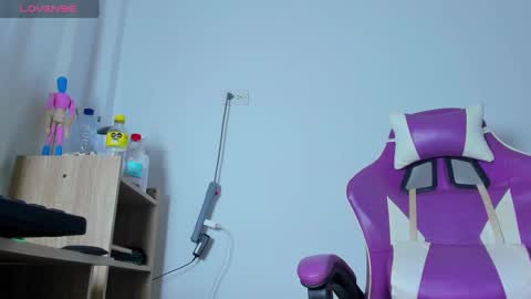 Snapshot of anabellabonariva chatting on September 17, 2025, 7:04 pm Anabella online show from September 17, 2025, 7:04 pm