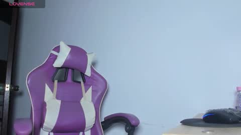 Snapshot of anabellabonariva chatting on October 18, 2025, 12:35 am Anabella online show from October 18, 2025, 12:35 am