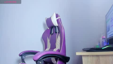 Snapshot of anabellabonariva chatting on October 31, 2025, 11:50 pm Anabella online show from October 31, 2025, 11:50 pm