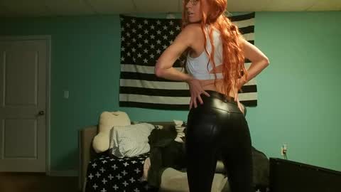 Anabelleleigh online show from May 8, 2026, 11:54 pm