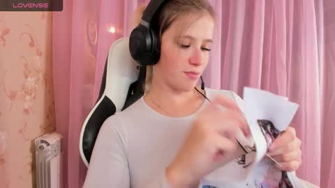 Snapshot of anabelmelody chatting on October 25, 2025, 6:35 pm AnabelMelody online show from October 25, 2025, 6:35 pm