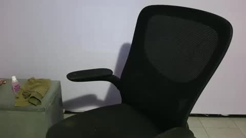 anabelucci_ online show from May 6, 2026, 1:47 am