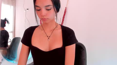 ANABEL WOLF  online show from January 20, 2025, 9:32 pm