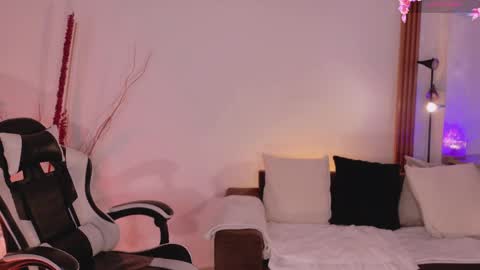 ANABEL WOLF  online show from April 29, 2026, 2:54 pm