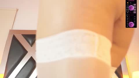 Ana Sofia Cooper online show from October 28, 2025, 8:00 pm