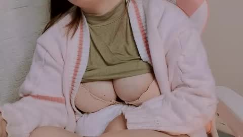 anacutiee online show from February 3, 2026, 2:53 am