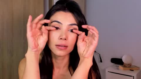 Snapshot of anahenao chatting on October 16, 2025, 8:32 pm Ana Henao or Annie... Follow me ahenaocb Insta  X online show from October 16, 2025, 8:32 pm