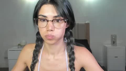 Ana Henao or Annie... Follow me ahenaocb Insta  X online show from May 8, 2026, 11:54 pm