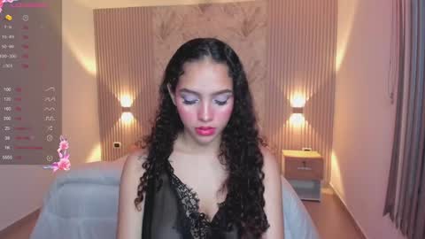 Snapshot of anahi_curlie1 chatting on December 11, 2024, 3:24 am Anahi Curlie online show from December 11, 2024, 3:24 am