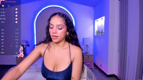 Snapshot of anahi_curlie1 chatting on December 31, 2024, 4:16 am Anahi Curlie online show from December 31, 2024, 4:16 am