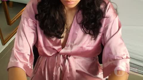 Snapshot of anahi_maite chatting on January 10, 2025, 7:00 pm Anahi online show from January 10, 2025, 7:00 pm