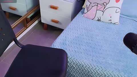 Snapshot of anahi_maite chatting on February 10, 2025, 7:07 pm Anahi online show from February 10, 2025, 7:07 pm