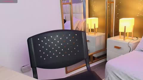 Snapshot of anahi_maite chatting on September 8, 2025, 7:35 pm Anahi online show from September 8, 2025, 7:35 pm