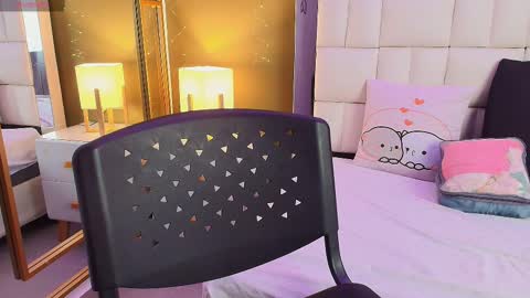 Snapshot of anahi_maite chatting on September 15, 2025, 7:36 pm Anahi online show from September 15, 2025, 7:36 pm