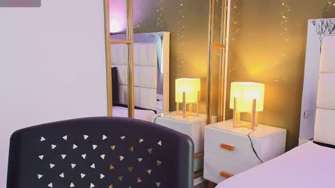 Snapshot of anahi_maite chatting on September 16, 2025, 7:37 pm Anahi online show from September 16, 2025, 7:37 pm