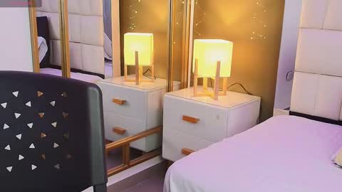 Snapshot of anahi_maite chatting on September 22, 2025, 7:49 pm Anahi online show from September 22, 2025, 7:49 pm