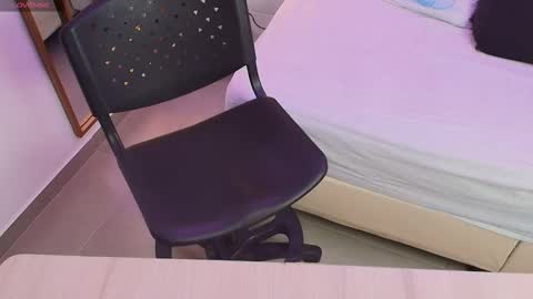 Snapshot of anahi_maite chatting on October 2, 2025, 7:54 pm Anahi online show from October 2, 2025, 7:54 pm