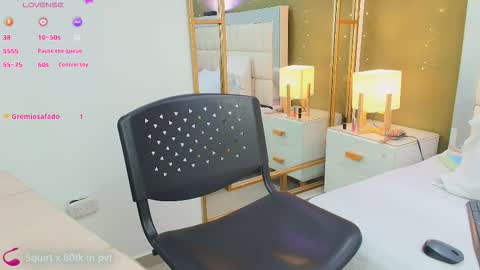 Snapshot of anahi_maite chatting on October 8, 2025, 8:17 pm Anahi online show from October 8, 2025, 8:17 pm