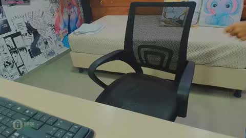 Snapshot of anahi_maite chatting on October 13, 2025, 11:32 am Anahi online show from October 13, 2025, 11:32 am