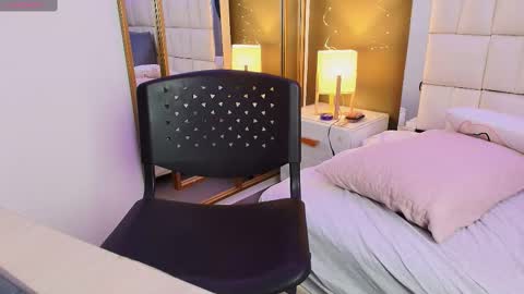 Snapshot of anahi_maite chatting on October 20, 2025, 8:42 pm Anahi online show from October 20, 2025, 8:42 pm